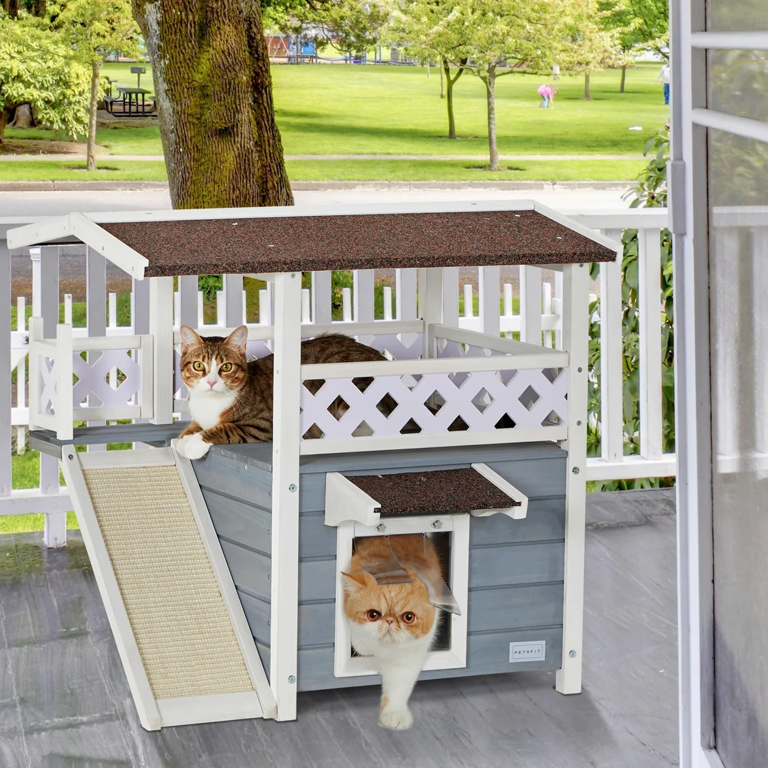 Petsfit Casetta per Gatti in Legno, con Tetto Asfalto, Cuccia per Gatto da Esterno (Grigio con tiragraffi, 76x56x72.4cm)