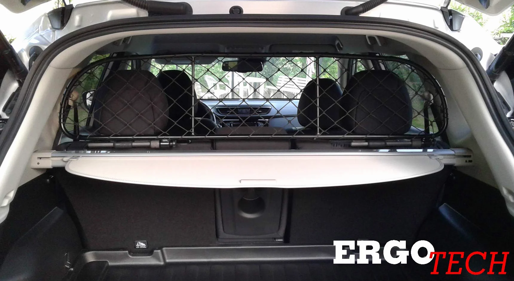 ERGOTECH Divisorio Griglia Rete Divisoria per Nissan X-Trail (dal 2014 al 2022), RDA65-S8, per Trasporto Cani e Bagagli