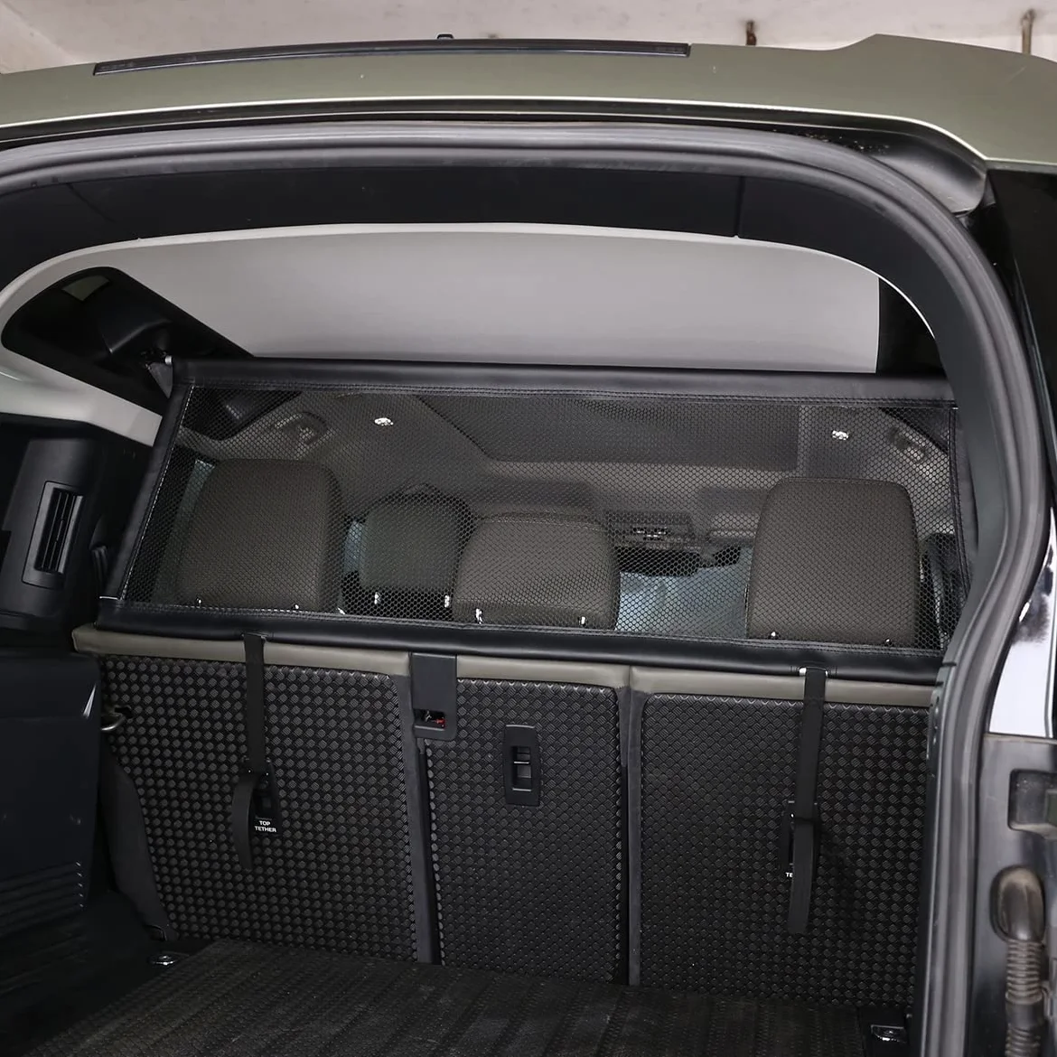 Barriera per cani per auto compatibile con LR Defender 110 2020-2025, rete di sicurezza per auto per animali domestici, protezione regolabile per cani per bagagliaio auto, reti divisori universali per