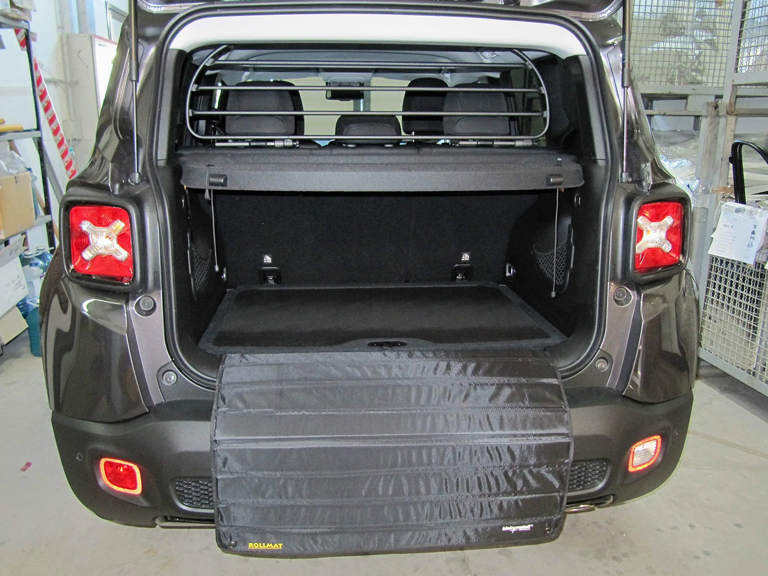 ERGOTECH Divisorio Griglia Rete Divisoria Compatibile con Jeep Renegade, RDA65HBG-M kjp007, per Trasporto Cani e Bagagli.