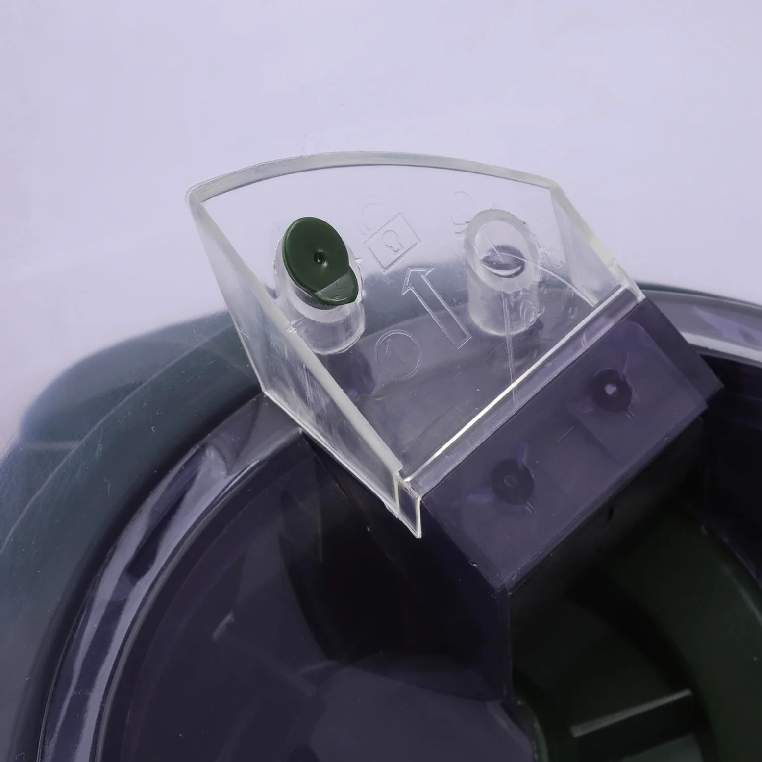 Mangiatoia Automatica per Pesci da 4,25 Litri, Display LCD, Dispenser Automatico di Mangime per Pesci da Laghetto Alimentato a Batteria con Porzioni di Alimentazione Regolabili,