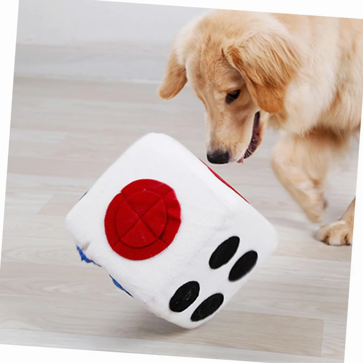 Giocattolo Facile da Pulire a Forma di Dado per Cani in Peluche Bianco e Gioco Interattivo Morbido e Creativo per L'addestramento in Casa