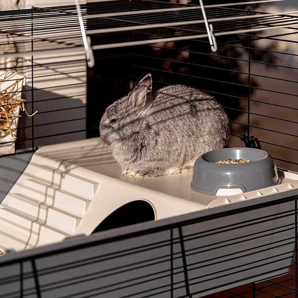 Ferplast Gabbia per conigli a due piani RABBIT 100 DOUBLE, Casetta per piccoli animali, Conigliera con Accessori inclusi, in Metallo verniciato Nero e plastica, 95 x 57 x h 93,5 cm