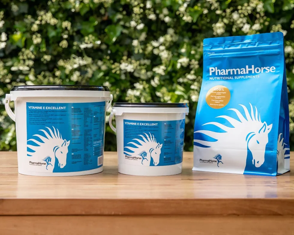 PharmaHorse Vitamina E Eccellente | Sistema Immunitario Naturale | con Selenio | Alto Dosaggio | 3000 Grammi