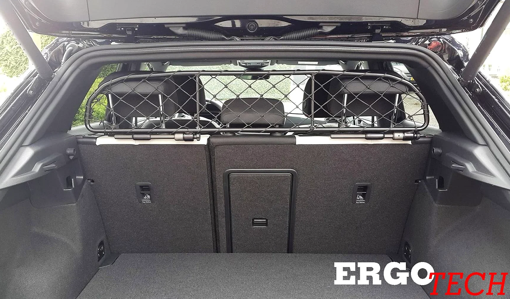 ERGOTECH Divisorio Griglia Rete Divisoria Compatibile con Volkswagen T-ROC, RDA65-HXXS8, per Trasporto Cani e Bagagli