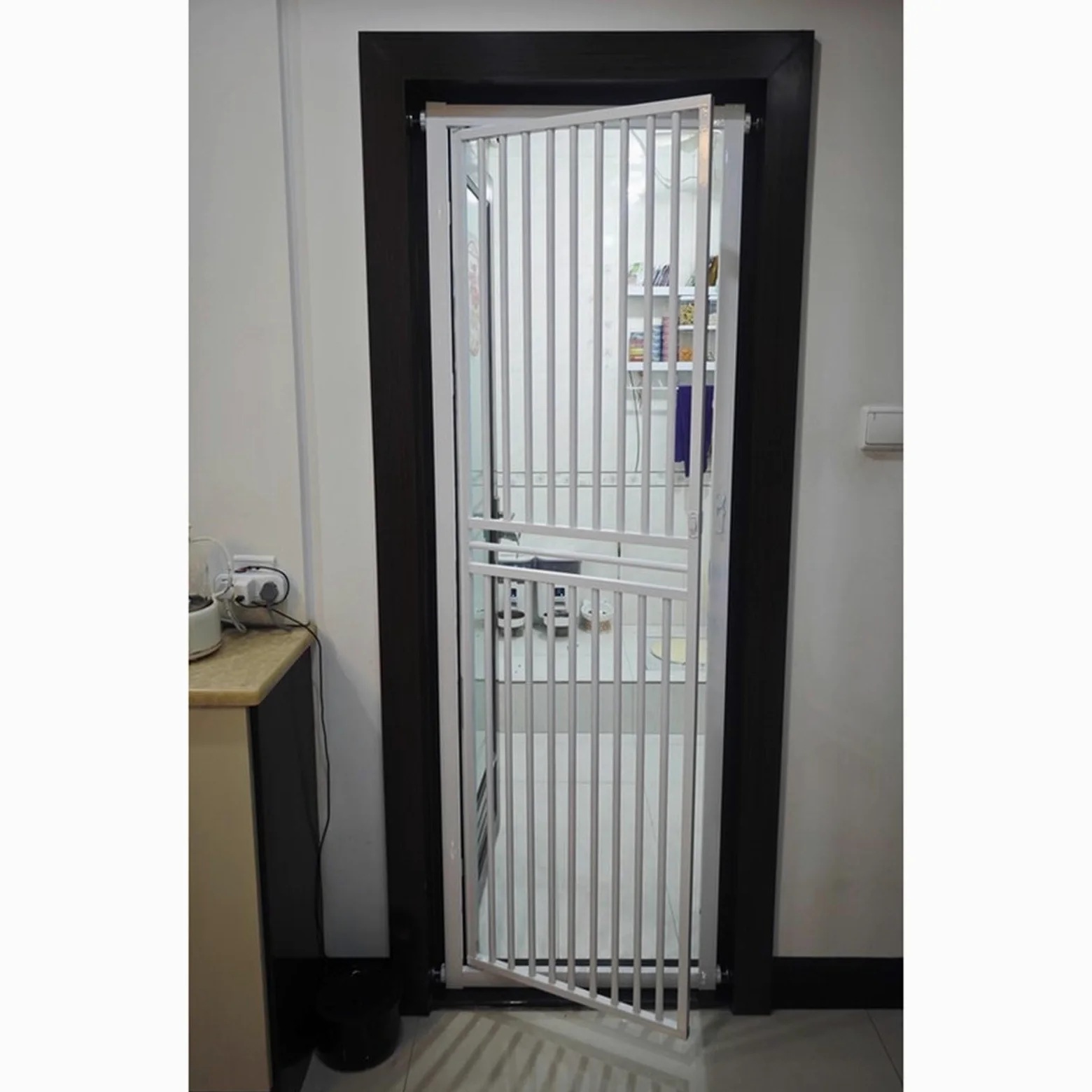 Gattaiola Barriera per gatti con serratura per porte, Cancello anti-arrampicata extra alto per animali domestici per separare, Montaggio a pressione con ingombro ridotto(60x170cm/24x67in)