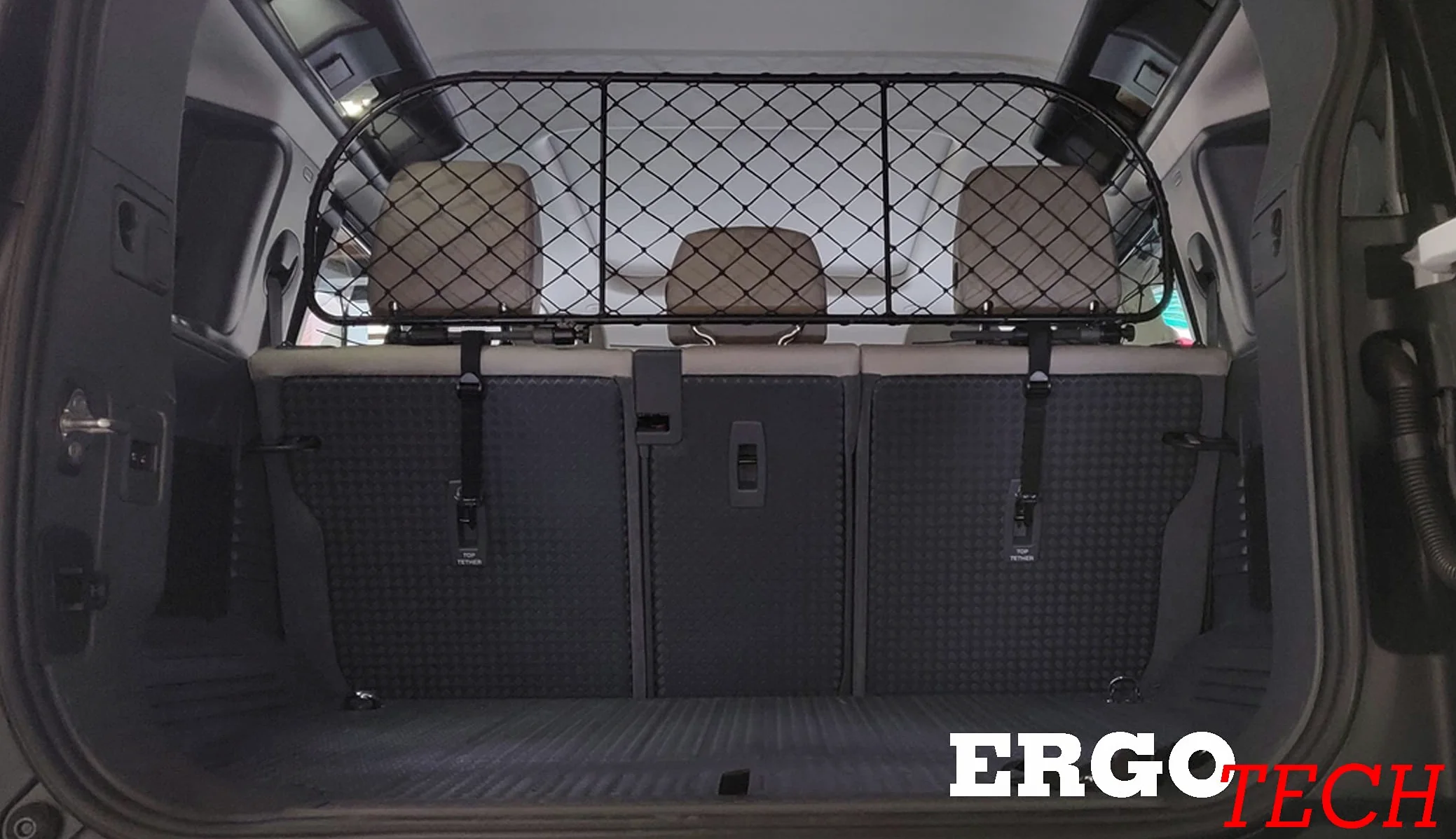ERGOTECH Divisorio Griglia Rete Divisoria Compatibile con Land Rover Defender 110, RDA65c-XL, per Trasporto Cani Bagagli.