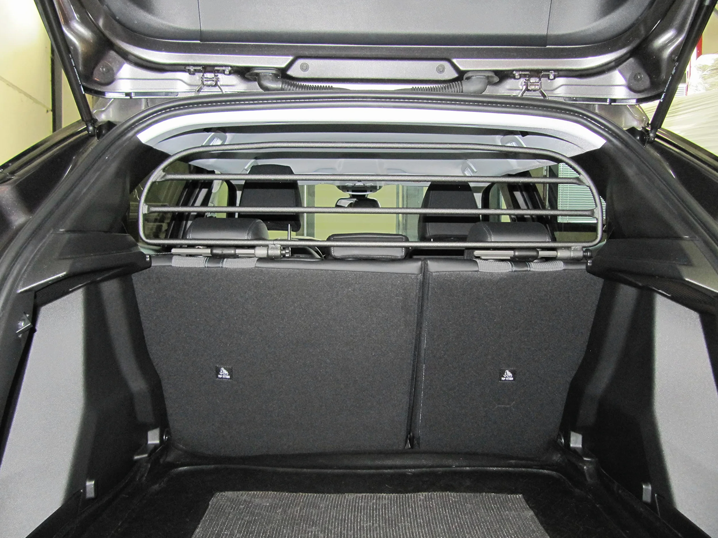 ERGOTECH Divisorio Griglia Divisoria in Metallo Compatibile con Peugeot 2008 (dal 2020 in Poi) RDA65HBG-XS, per Trasporto Cani e Bagagli