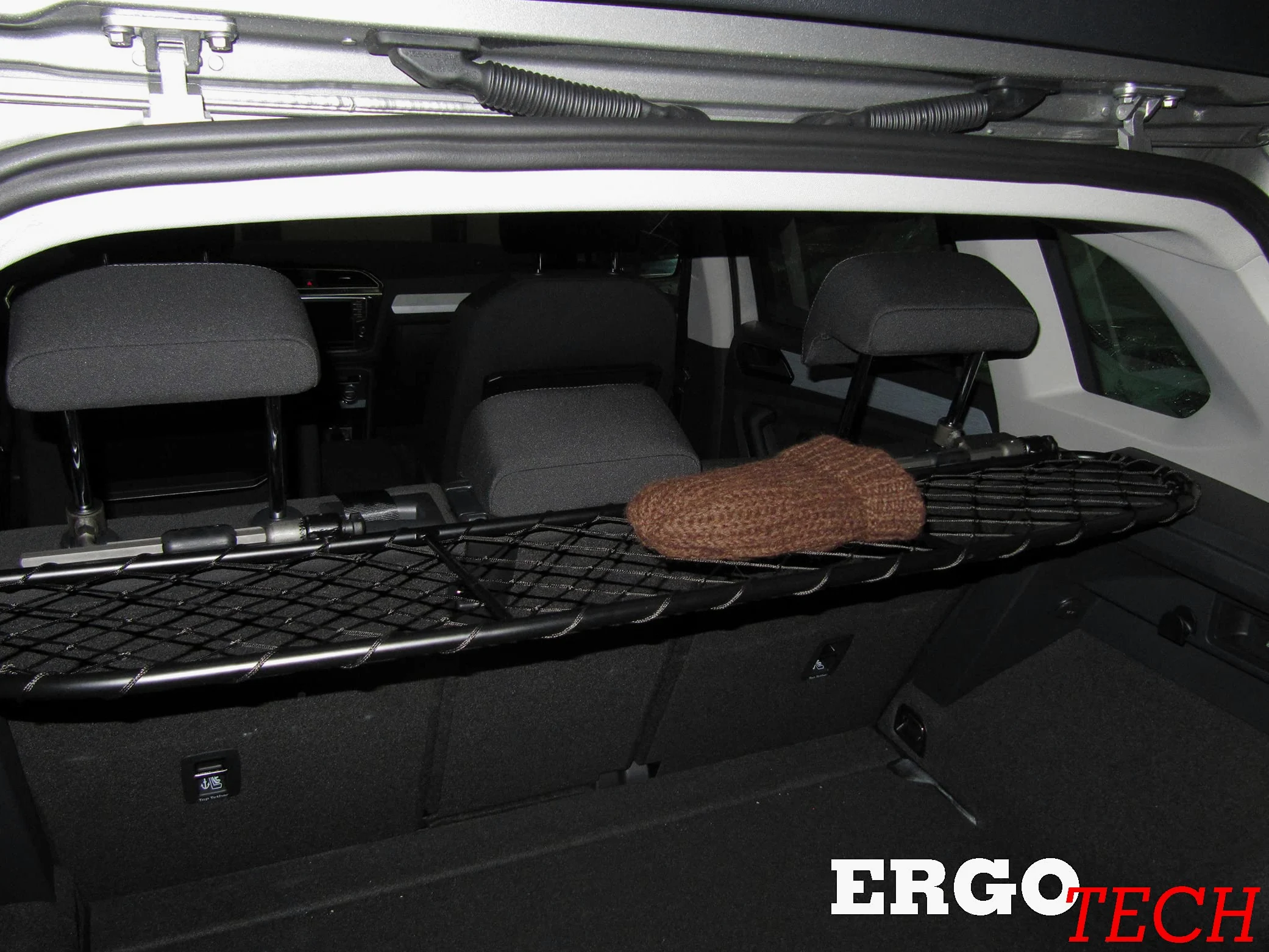ERGOTECH Divisorio Griglia Rete Divisoria per Volkswagen Tiguan (2016-2024) RDA65-S8, per Trasporto Cani e Bagagli