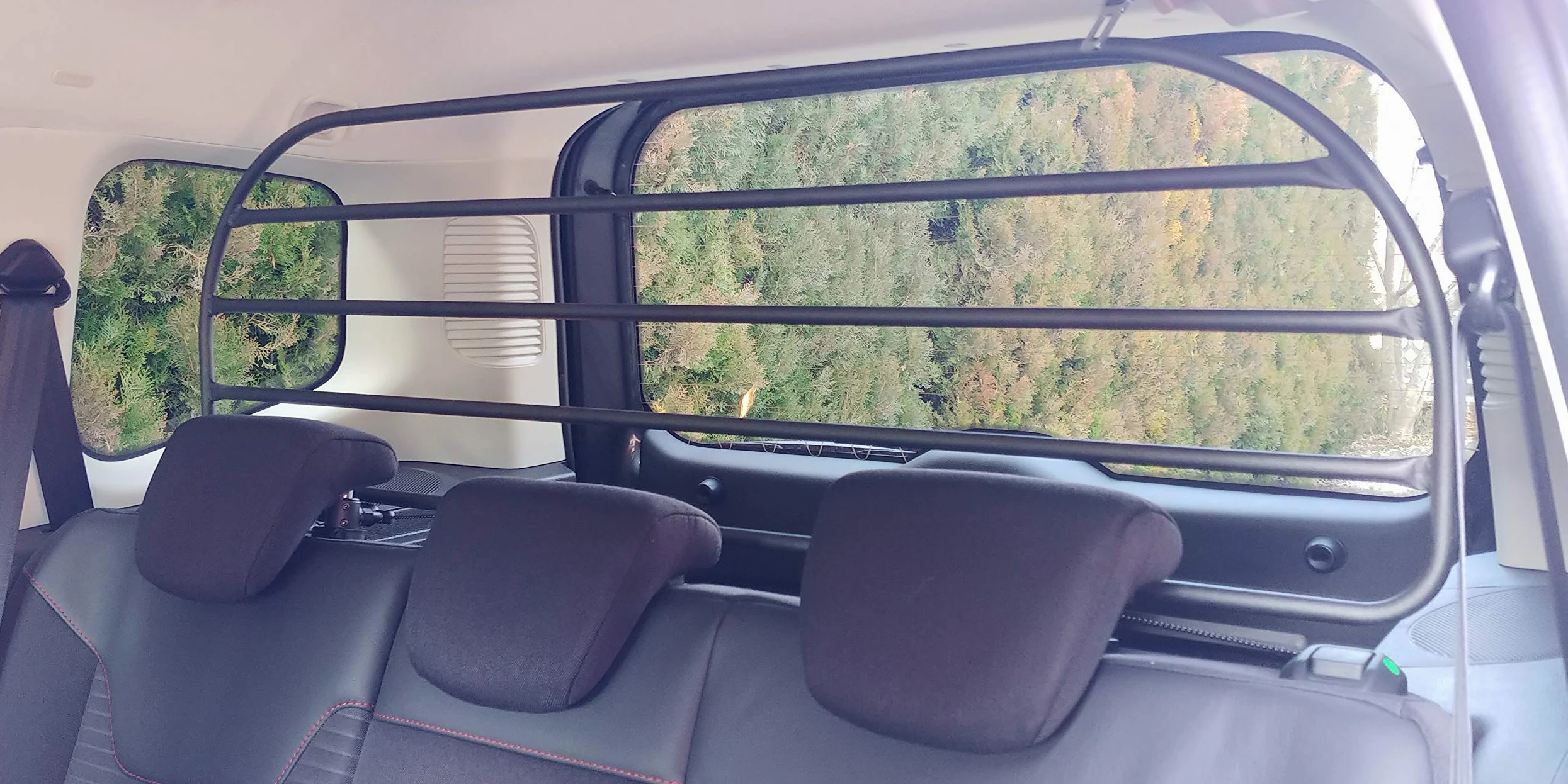 ERGOTECH Divisorio Griglia Divisoria per Ford Tourneo Courier (2015-2023), RDA65HBG-XL, per Trasporto Cani e Bagagli