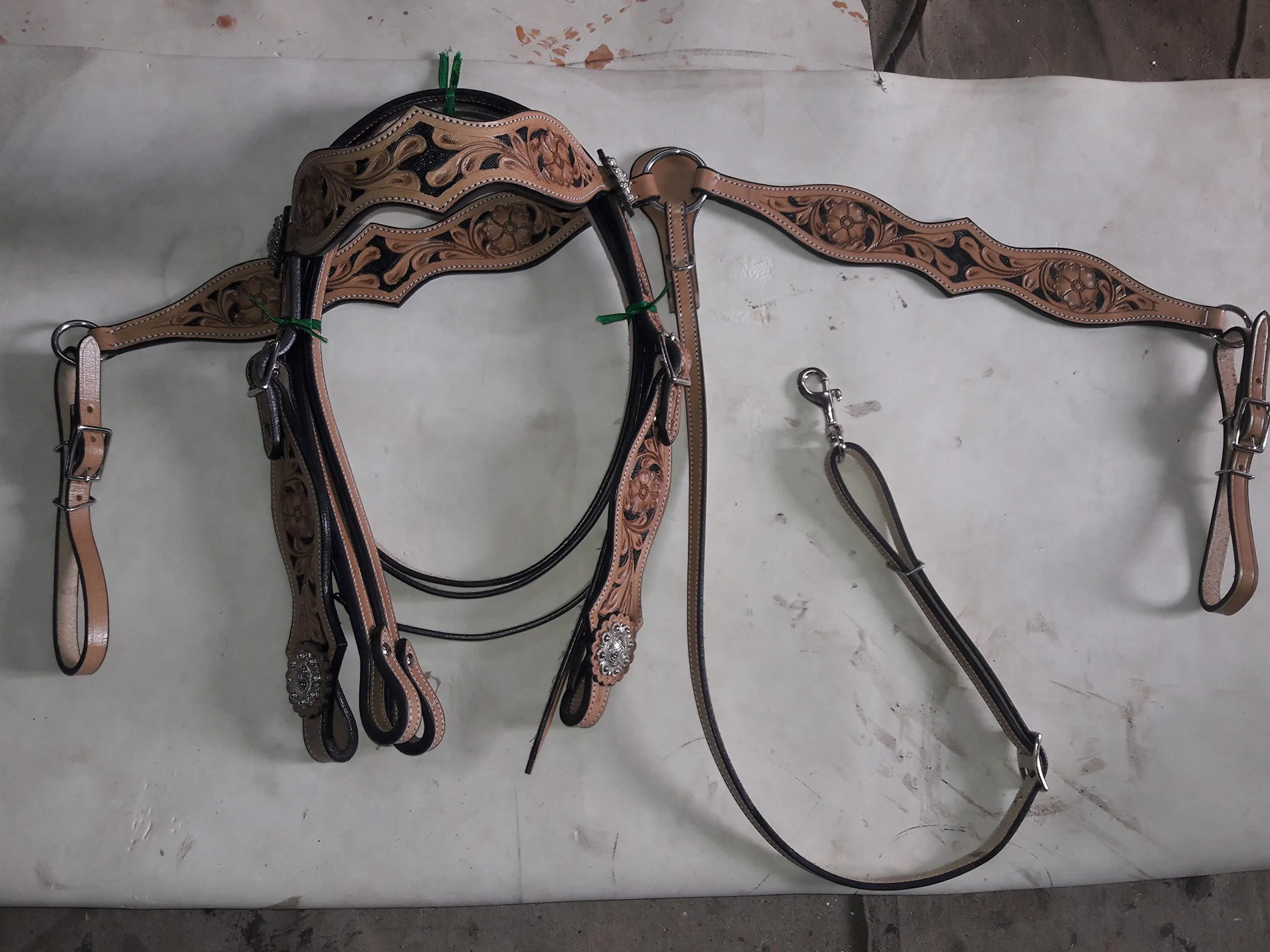 Sella western in pelle completamente show sella con canchos angolo argento con testiera e pettorale abbinati