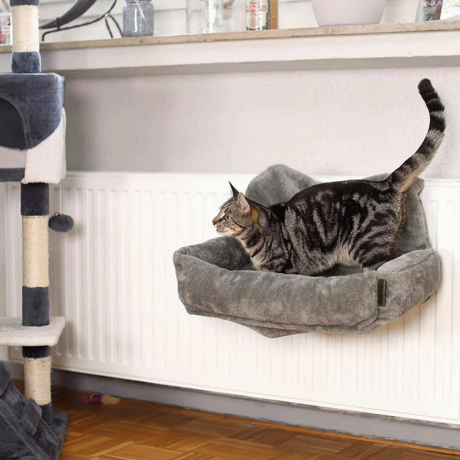 lionto Lettiera riscaldata per gatti con rivestimento in peluche lavabile, ganci in metallo adatti ai termosifoni standard, amaca in materiale confortevole, grigio scuro