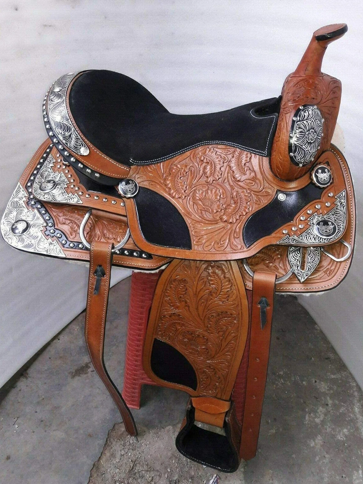 Equestrian Universe - Sella Western in pelle con angolo argentato canchos