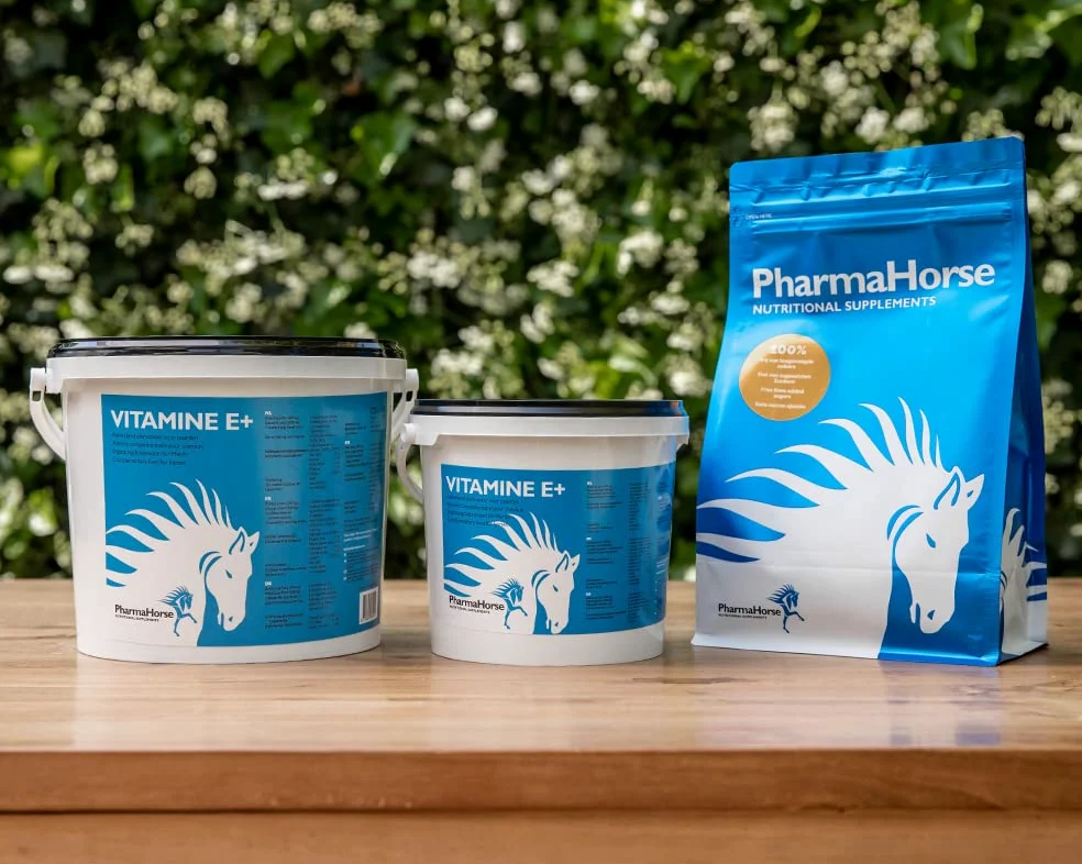 PharmaHorse Vitamina E+ | Sistema immunitario Naturale | 100% Senza doping | Alto dosaggio | 3000 Grammi