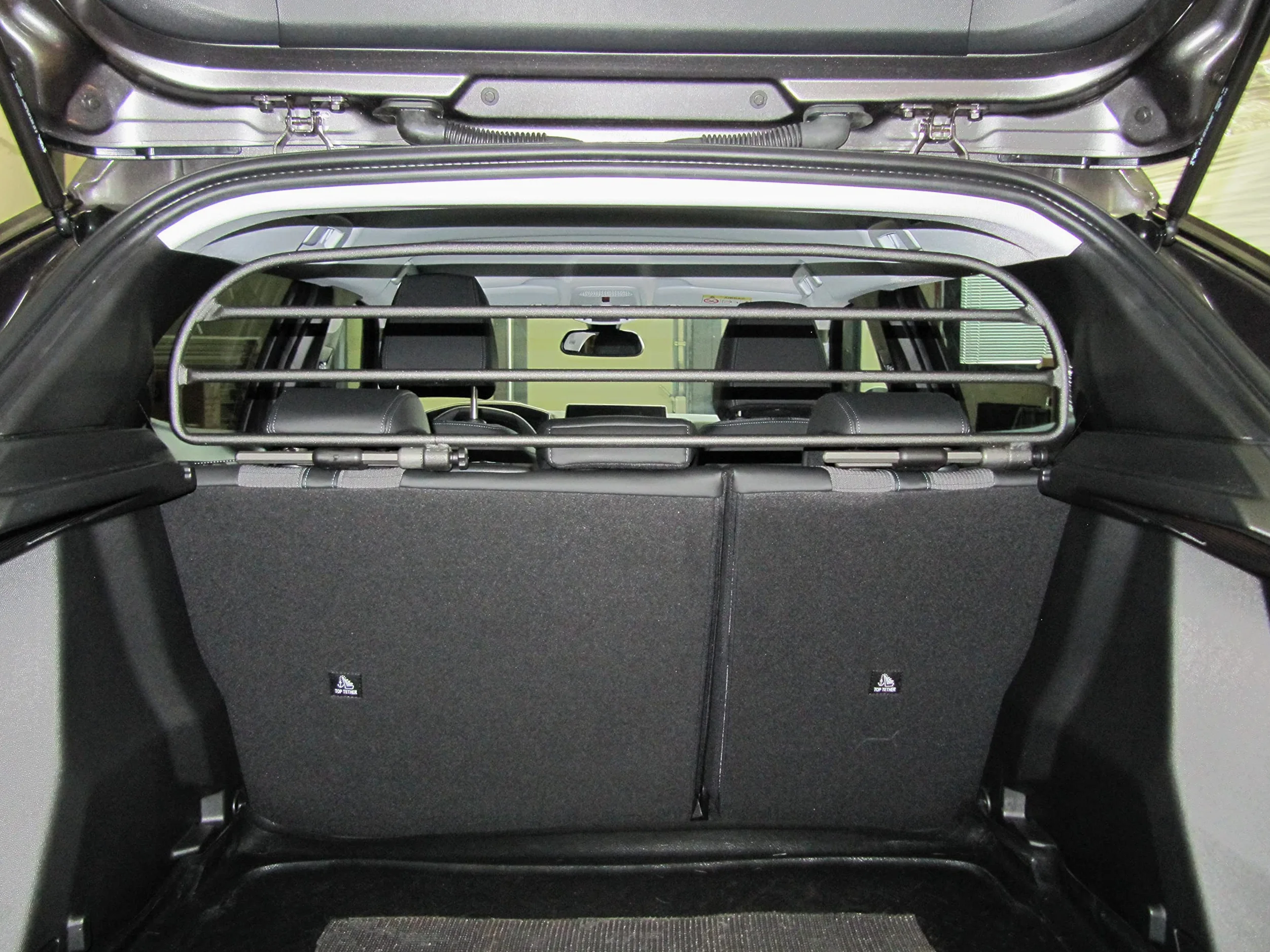 ERGOTECH Divisorio Griglia Divisoria in Metallo Compatibile con Peugeot 2008 (dal 2020 in Poi) RDA65HBG-XS, per Trasporto Cani e Bagagli