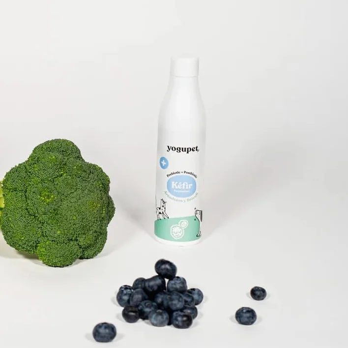 Yogupet Kefir per cani e gatti, confezione da 4 broccoli e artilli + 4 carote e pera [8 x 200 GR]