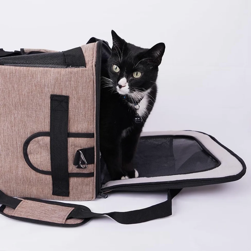 Trasportino per cani e gatti, borsa porta-cane traspirante per animali domestici, trasportino da viaggio con ventilazione, tasche laterali, due porte con tracolla per auto (Marrone, 35x40x45cm)