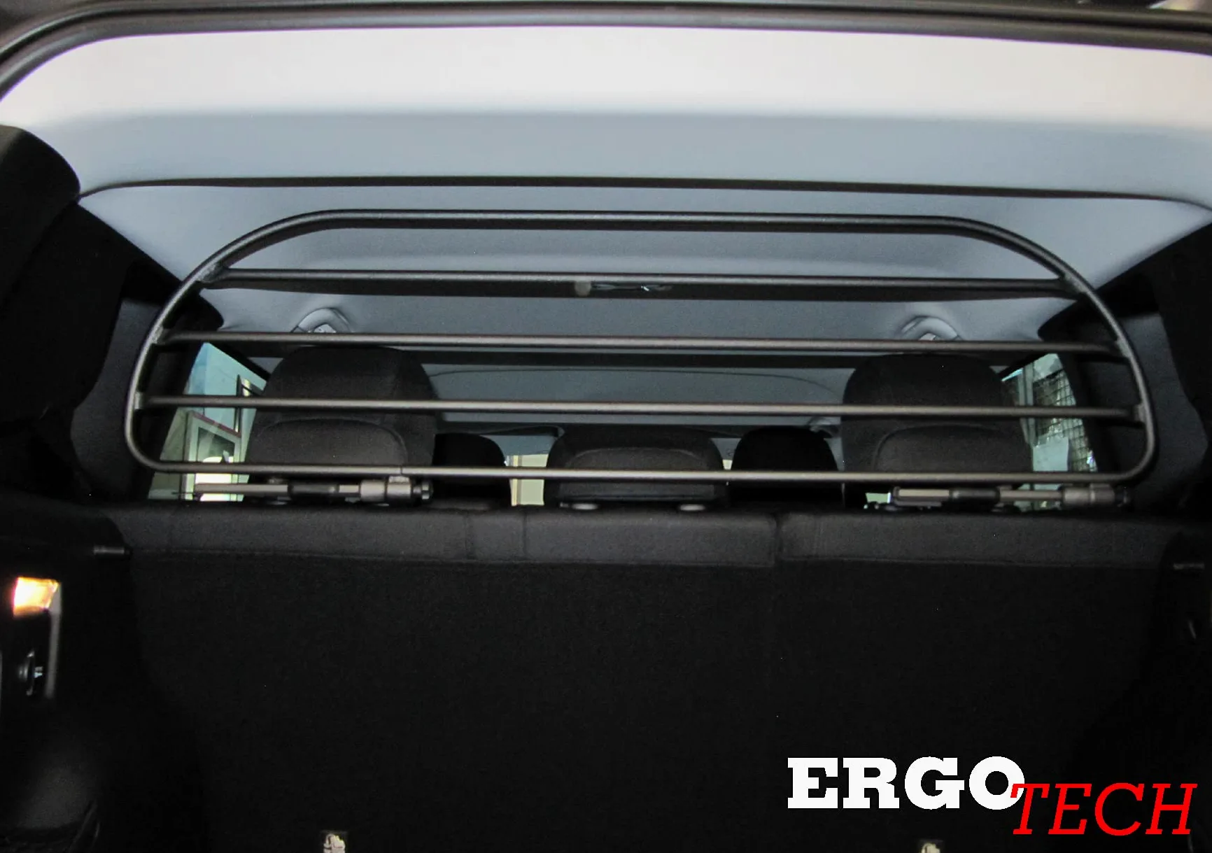 ERGOTECH Divisorio Griglia Rete Divisoria Compatibile con Jeep Renegade, RDA65HBG-M kjp007, per Trasporto Cani e Bagagli.