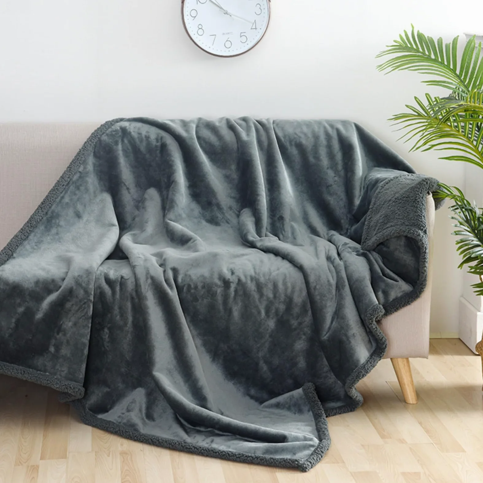 The Waterproof Blanket, Love Blankets for Couples Waterproof, Double-Sided Fluffy Soft Cozy Waterproof Blanket, Fleece Blanket for Furniture Protector, Pet Blanket for Dog Cat